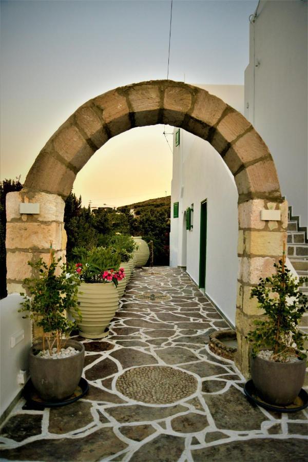 Pachaina Dioni Lux Inn 2 מראה חיצוני תמונה
